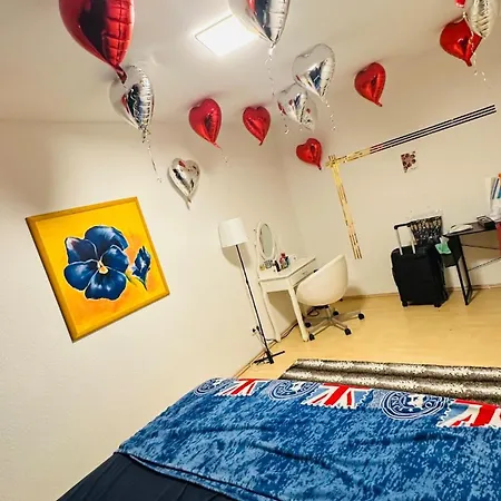 شقة 1 In 2 In Downtown Near Frankfurt ماينتال