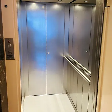 شقة 1 In 2 In Downtown Near Frankfurt ماينتال