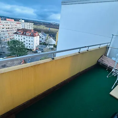 1 In 2 In Downtown Near Frankfurt ماينتال