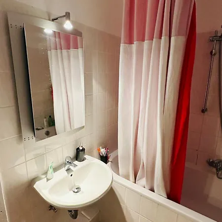Apartment 1 In 2 In Downtown Near Frankfurt Maintal